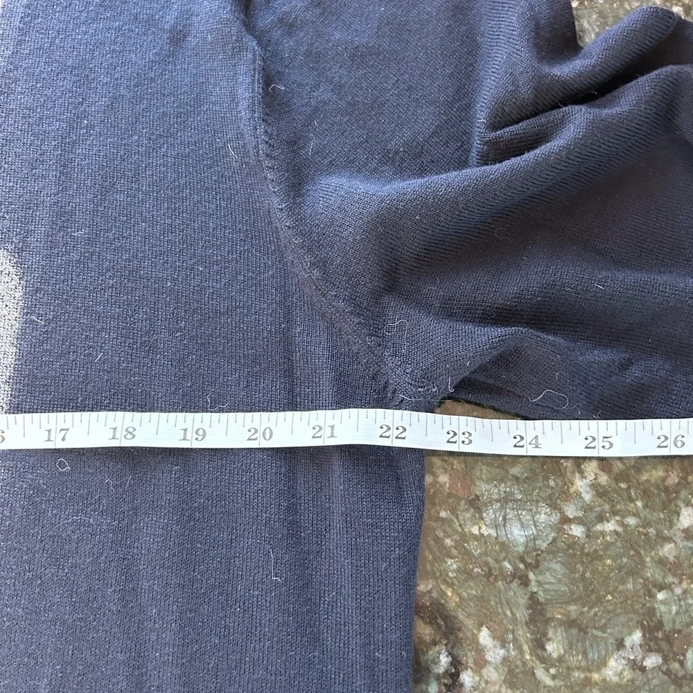 Jos A. Bank 100% merino Wool 1/4 zip mock neck pullover in black. EUC